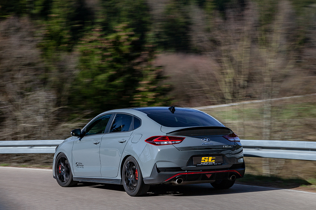 Hyundai i30N mit ST Gewindefahrwerk